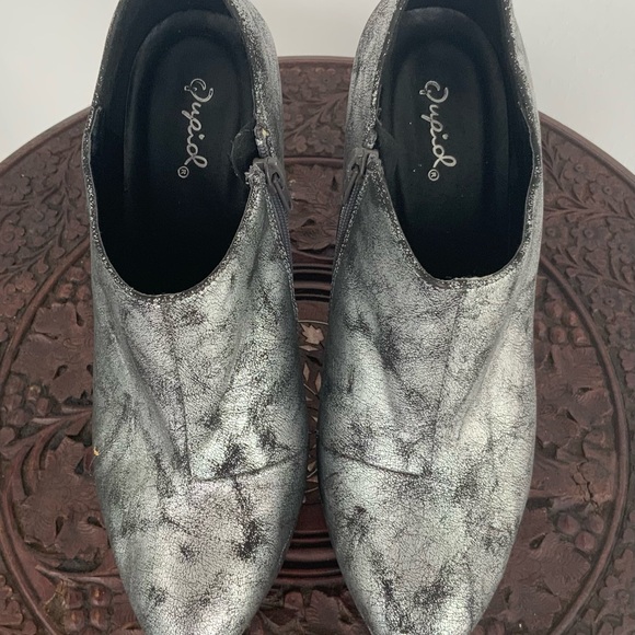 ✨Super metallic heels! ✨ - Picture 5 of 5